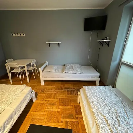 Хостел Kwatery Pracownicze Warszawa Zabki Зомбки